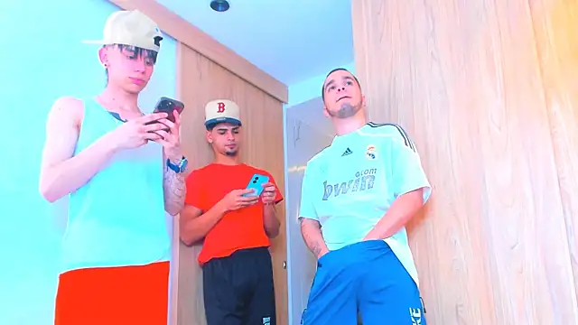 Snapshot of TheBatMansion chatting on February 7, 2026, 6:27 pm TheBatMansion online show from February 7, 2026, 6:27 pm