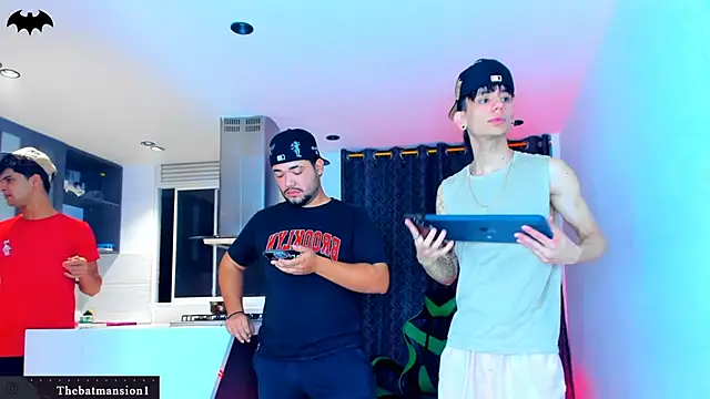 Snapshot of TheBatMansion chatting on February 26, 2026, 1:16 am TheBatMansion online show from February 26, 2026, 1:16 am