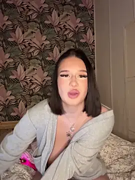 leannabbyy online show from March 13, 2026, 8:14 pm