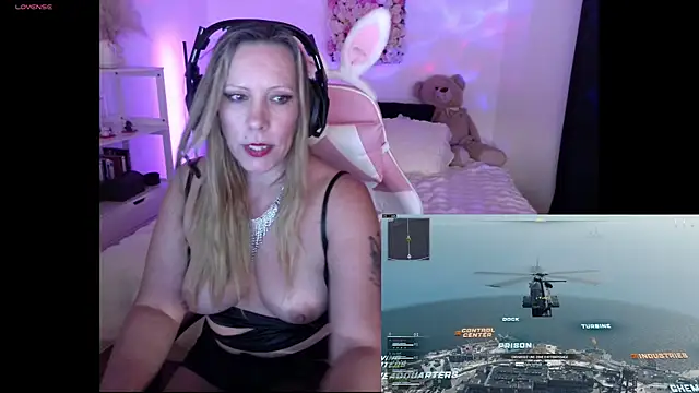 Snapshot of ArchangelTheFrancaise chatting on April 16, 2026, 9:39 pm ArchangelTheFrancaise online show from April 16, 2026, 9:39 pm
