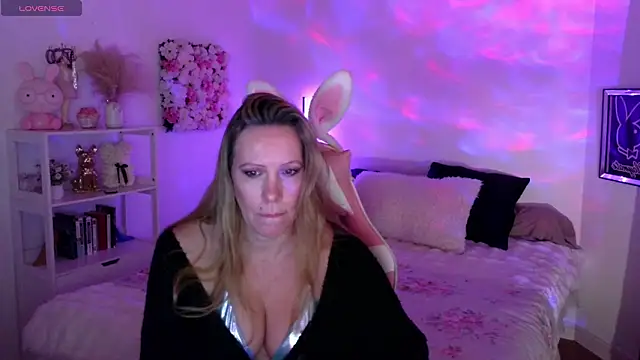 Snapshot of ArchangelTheFrancaise chatting on February 12, 2026, 1:22 pm ArchangelTheFrancaise online show from February 12, 2026, 1:22 pm