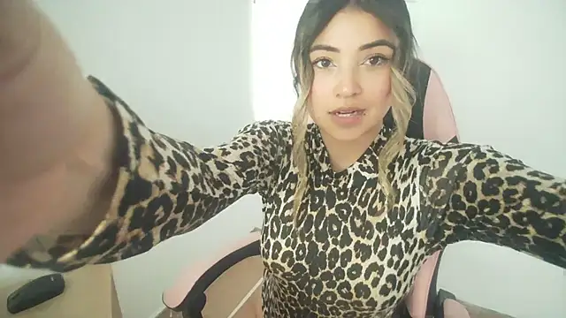 sweetlove- online show from February 12, 2026, 9:58 pm