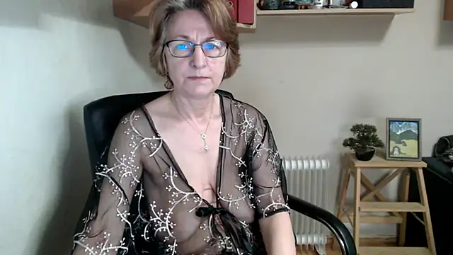 katemodel online show from April 20, 2026, 7:22 am
