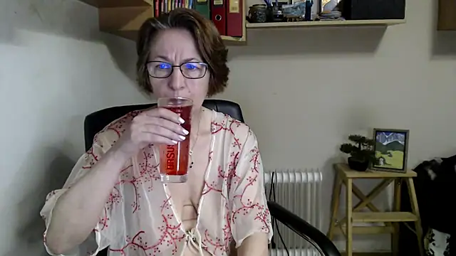 katemodel online show from May 22, 2026, 7:17 am