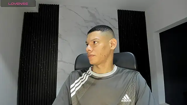 Snapshot of milo_cruz_ chatting on February 8, 2026, 2:53 am milo cruz online show from February 8, 2026, 2:53 am