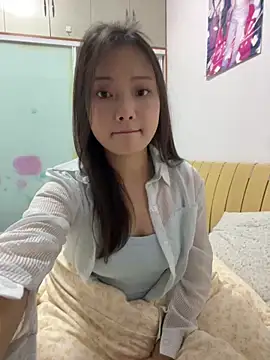 BIGBABYYEYE online show from February 11, 2026, 1:55 pm