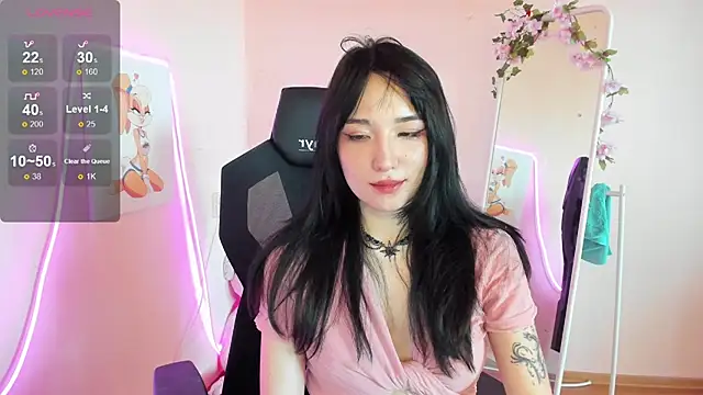 AliceeinWonderlanddd online show from July 8, 2026, 4:02 am