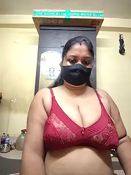 Curvy Trisha online show from June 30, 2026, 1:11 pm