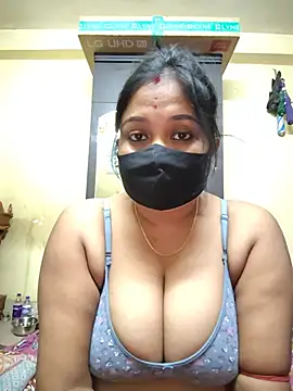 Curvy Trisha online show from July 1, 2026, 8:42 pm