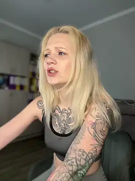 BlondeDoll  online show from February 27, 2026, 5:18 am