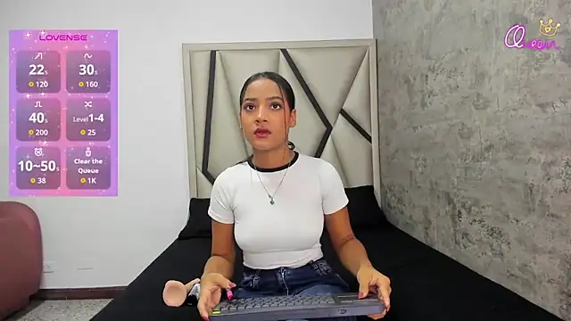 AyshelDoll1 online show from February 9, 2026, 11:52 am