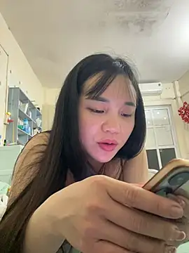  Lylyy online show from March 25, 2026, 12:48 pm