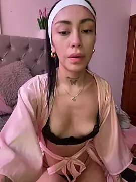 Bonny Eva online show from February 15, 2026, 5:12 pm