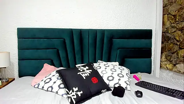 Dahliablack online show from March 3, 2026, 12:34 pm