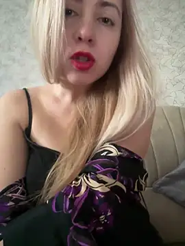 Snapshot of NikkiMis chatting on February 17, 2026, 8:22 am NikkiMis online show from February 17, 2026, 8:22 am