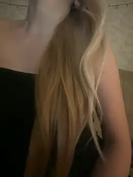 Snapshot of NikkiMis chatting on February 10, 2026, 9:58 pm NikkiMis online show from February 10, 2026, 9:58 pm