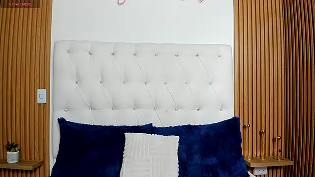 GreciaEvanss online show from June 20, 2026, 5:29 pm