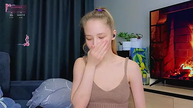 Snapshot of y0ur_sunshinee chatting on February 1, 2026, 10:57 am y0ur sunshinee online show from February 1, 2026, 10:57 am