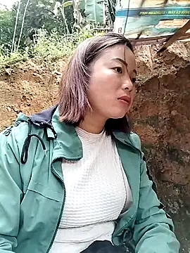 Ella-aa online show from February 17, 2026, 2:42 am