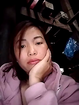 Ella-aa online show from March 8, 2026, 1:22 am