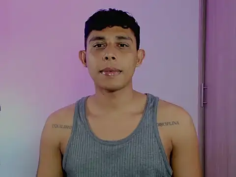 nilo2021 online show from April 21, 2026, 1:42 am