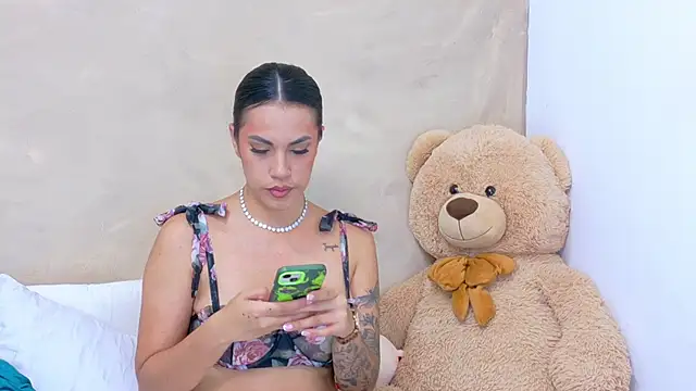 Snapshot of AndiVasquez chatting on May 6, 2026, 11:14 am AndiVasquez online show from May 6, 2026, 11:14 am