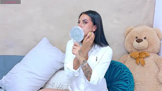 Snapshot of AndiVasquez chatting on May 8, 2026, 2:10 pm AndiVasquez online show from May 8, 2026, 2:10 pm