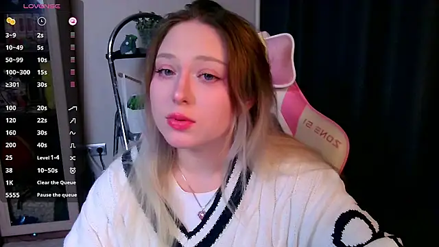 Emiliaaah online show from February 17, 2026, 8:17 pm