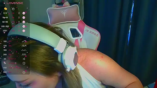 Emiliaaah online show from February 26, 2026, 7:41 am