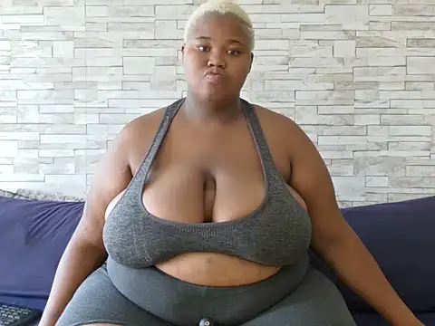 BustyBmw online show from February 22, 2026, 10:28 am