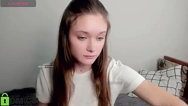 Elina X online show from May 18, 2026, 1:05 pm
