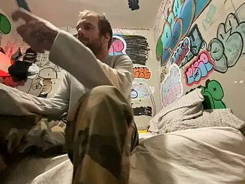 gothboiplzty online show from March 4, 2026, 6:32 am