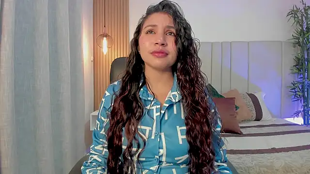 Victoria Rosee online show from May 4, 2026, 3:15 pm