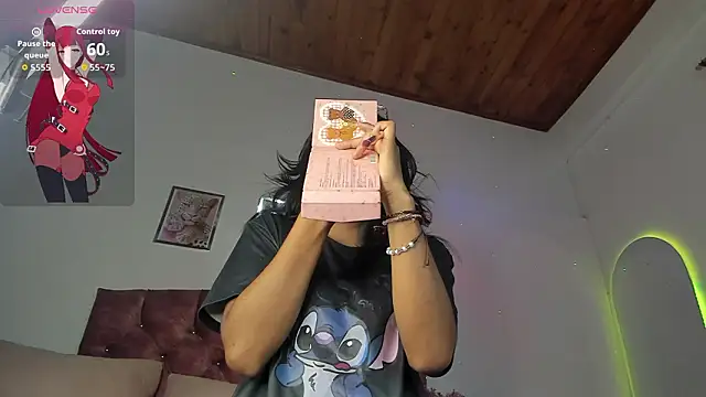 luna velveth online show from March 14, 2026, 2:39 am