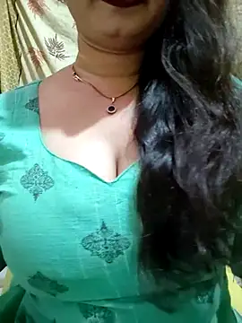 PARI51 online show from May 10, 2026, 7:49 pm