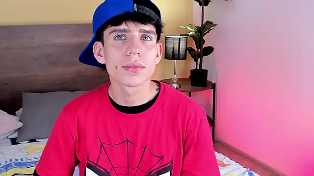 Snapshot of Angel_eros_ chatting on February 10, 2026, 4:55 am Angel eros online show from February 10, 2026, 4:55 am