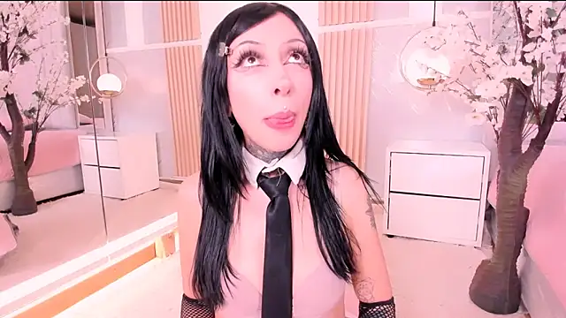 Snapshot of SalemBlackrose chatting on February 4, 2026, 4:51 am SalemBlackrose online show from February 4, 2026, 4:51 am