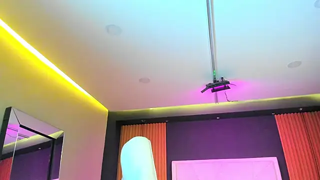 MiaTorres4 online show from April 24, 2026, 12:40 pm