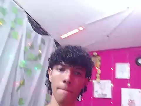 bigcock twinks online show from February 21, 2026, 4:58 am