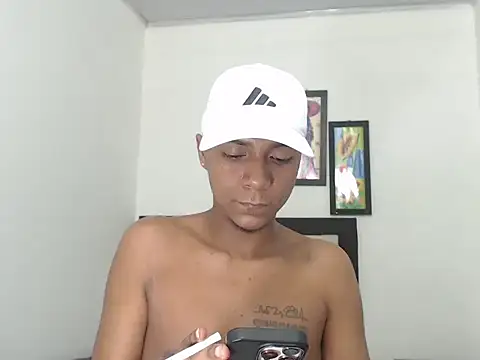 Snapshot of hotboyluxe chatting on February 28, 2026, 3:06 am hotboyluxe online show from February 28, 2026, 3:06 am