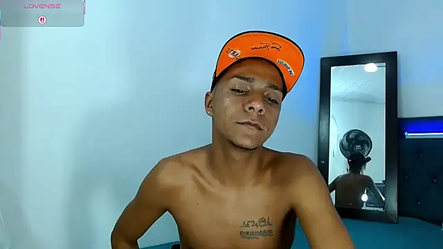 Snapshot of hotboyluxe chatting on June 23, 2026, 5:38 am hotboyluxe online show from June 23, 2026, 5:38 am