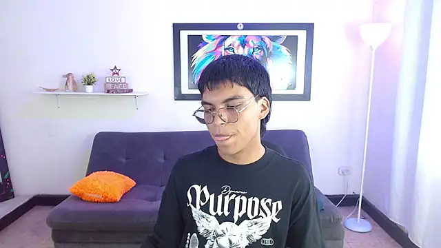 Maecum18 online show from April 8, 2026, 8:54 pm