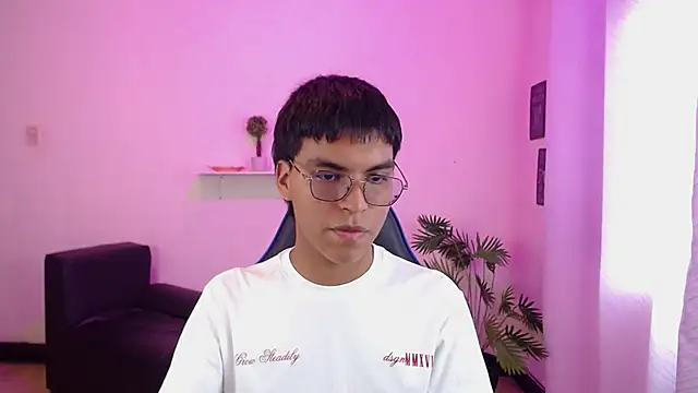 Maecum18 online show from April 1, 2026, 9:12 pm