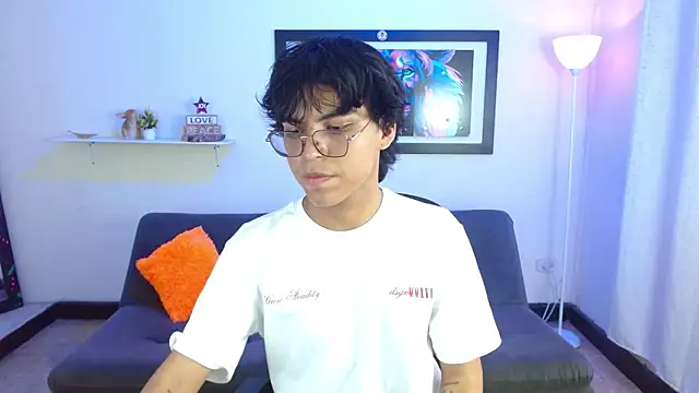 Snapshot of Maecum18 chatting on February 11, 2026, 8:52 pm Maecum18 online show from February 11, 2026, 8:52 pm