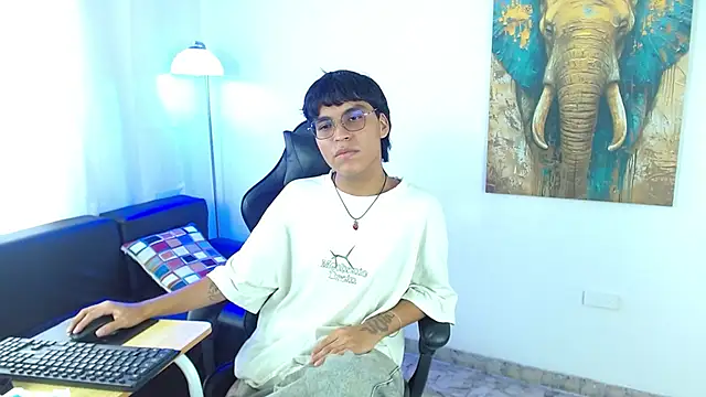 Maecum18 online show from July 10, 2026, 9:15 pm