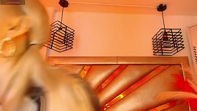 Mariluu  online show from March 6, 2026, 2:01 pm