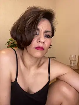 eva luz online show from February 17, 2026, 11:35 pm