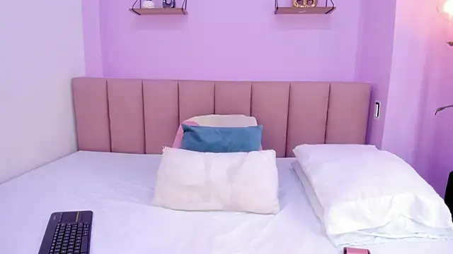 sam doll  online show from May 8, 2026, 7:28 pm