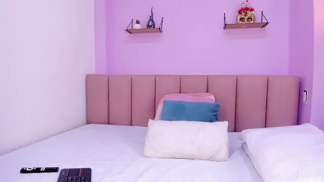 sam doll  online show from May 7, 2026, 7:17 pm