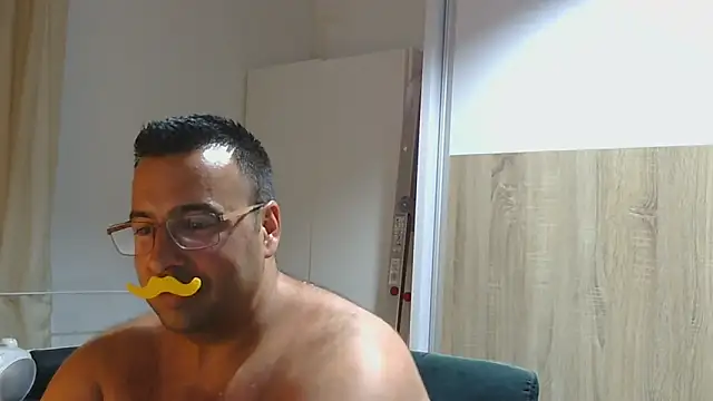 Snapshot of VanillaTime78-Jorge chatting on May 14, 2026, 9:34 pm VanillaTime78-Jorge online show from May 14, 2026, 9:34 pm